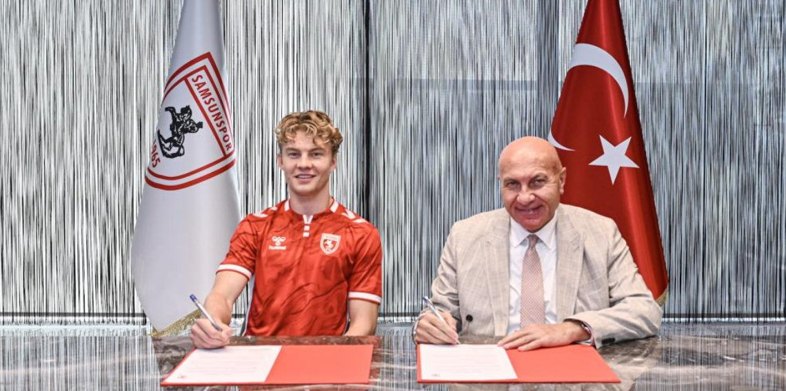 Samsunspor, Danimarkalı oyuncu Oskar Ohlenschlger ile 5 yıllık sözleşme imzaladı