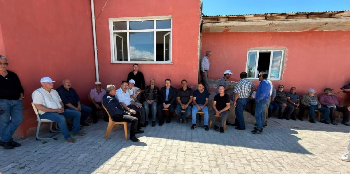 Demirözü’nde Köy Ziyaretleri Sürüyor: Kaymakam Ahat Vatandaşları Dinledi