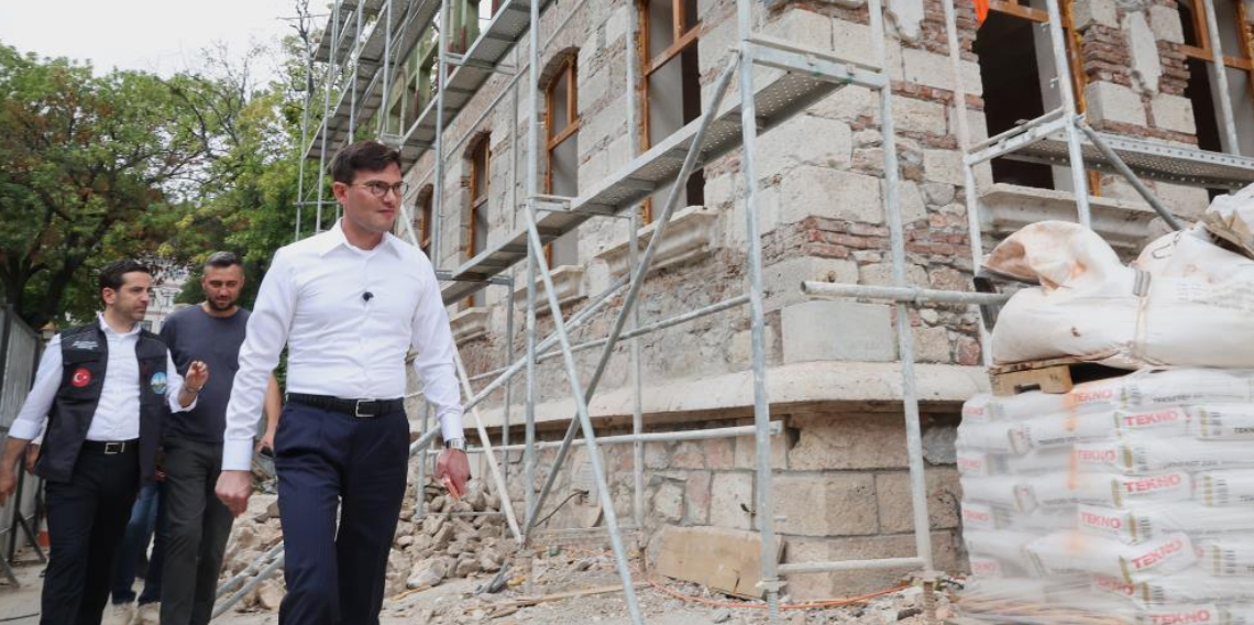 Tarihi belediye binası yeniden ayağa kaldırılıyor
