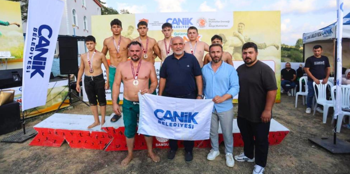 Canik güreşlerinde Başpehlivan Recep Taslak