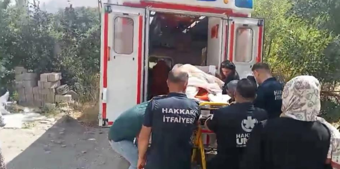 140 kiloluk hasta için ekipler seferber oldu! Evden çıkarılması için özel çalışma yapıldı