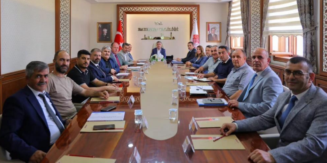 Bayburt’ta KÖYDES yatırımları masada: Köylerin altyapı ihtiyaçları değerlendirildi