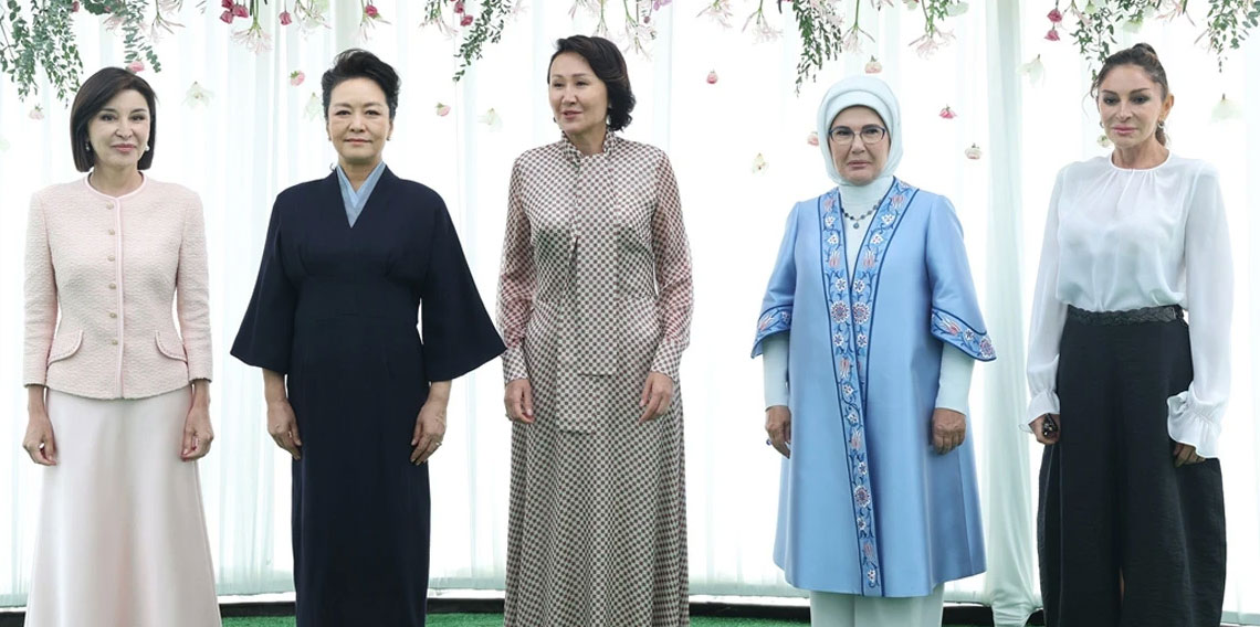 Emine Erdoğan, Kırgızistan'da lider eşleriyle buluştu