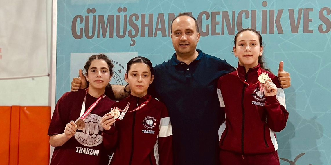 Trabzon'lu Karatecilerinden Gümüşhane’de Madalya Yağmuru