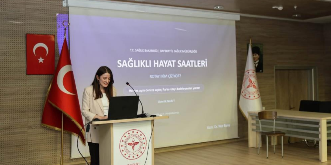 Bayburt'ta sağlık çalışanlarına liderlik eğitimi verildi