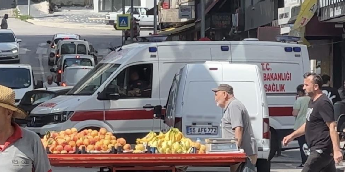 Samsun’da hafif ticari araçla motosiklet çarpıştı: Motosiklet sürücüsü yaralandı
