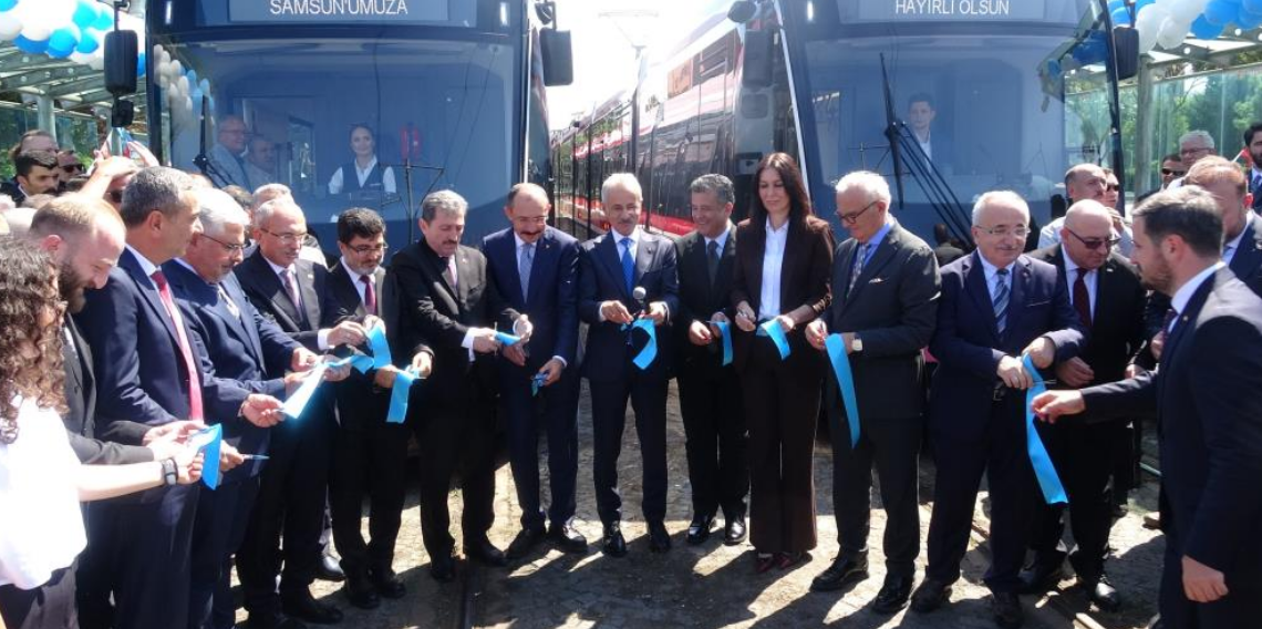 Samsun'da 2 yeni tramvay hizmete girdi