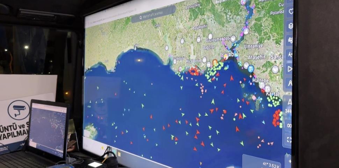 Silivri açıklarında batan gemi için gece saatlerinde arama kurtarma çalışmaları hız kesmeden devam etti