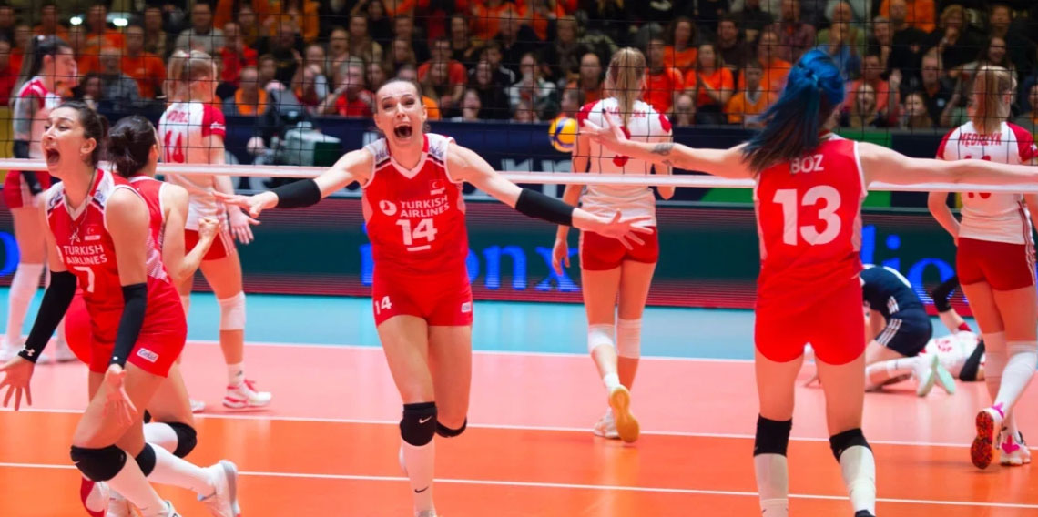 A Milli Kadın Voleybol Takımı, yarı final için yarın Sırbistan ile karşılaşacak