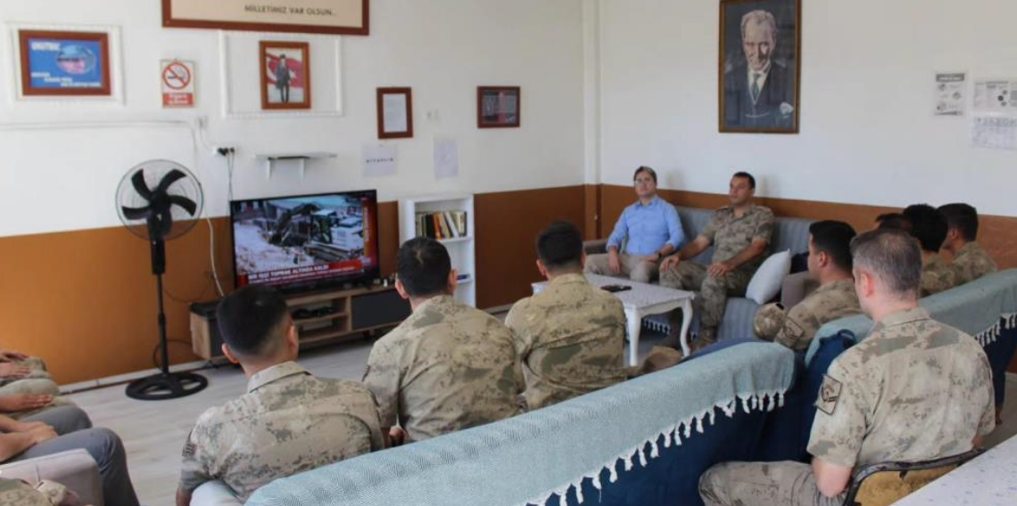 Kemaliye Kaymakamı Emirhan Arıkan’dan Başpınar Jandarma Karakoluna ziyaret