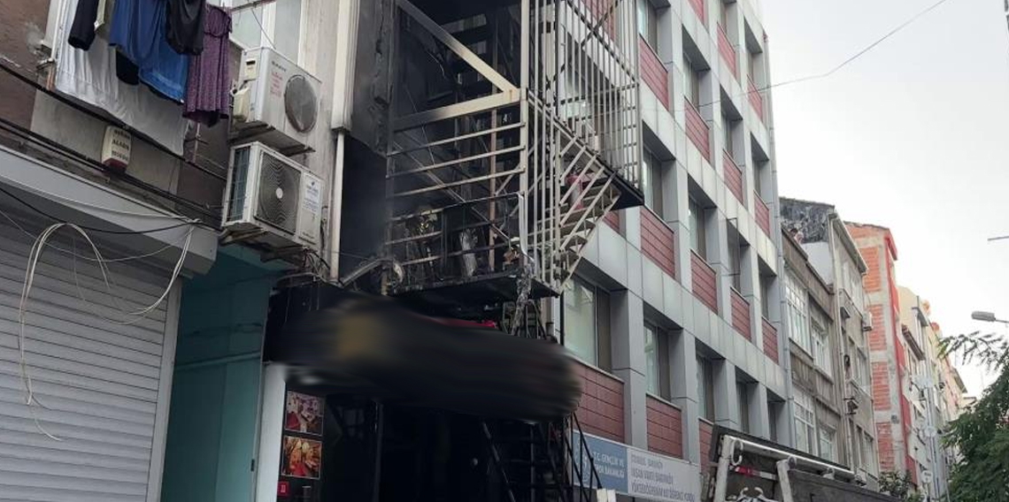 Bakırköy’de 6 katlı otelde yangın: 12 yaralı