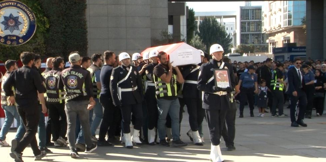 Şehit polisi son yolculuğuna meslektaşları uğurladı