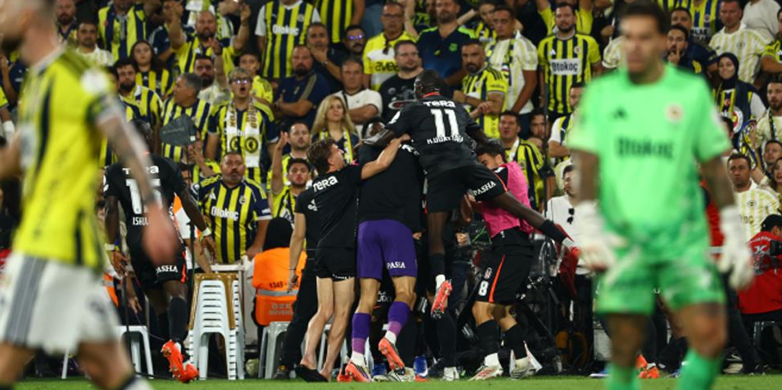 Derbide kazanan Beşiktaş puanını 9'a çıkardı