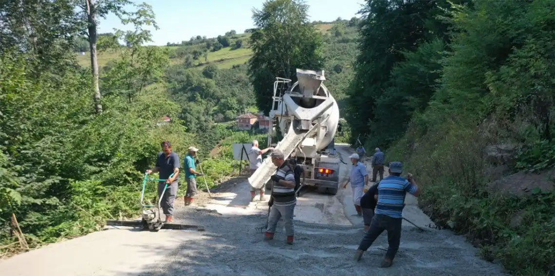 Ordu’da 35 yıllık yol sorunu beton çalışmasıyla çözüldü