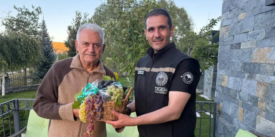 Binali Yıldırım’a Erzincan’daki tarımsal Ar-Ge çalışmaları anlatıldı