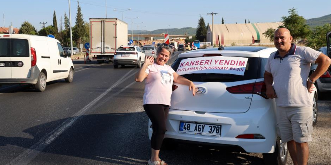 Kanseri yendim, kutlamak için korna basın