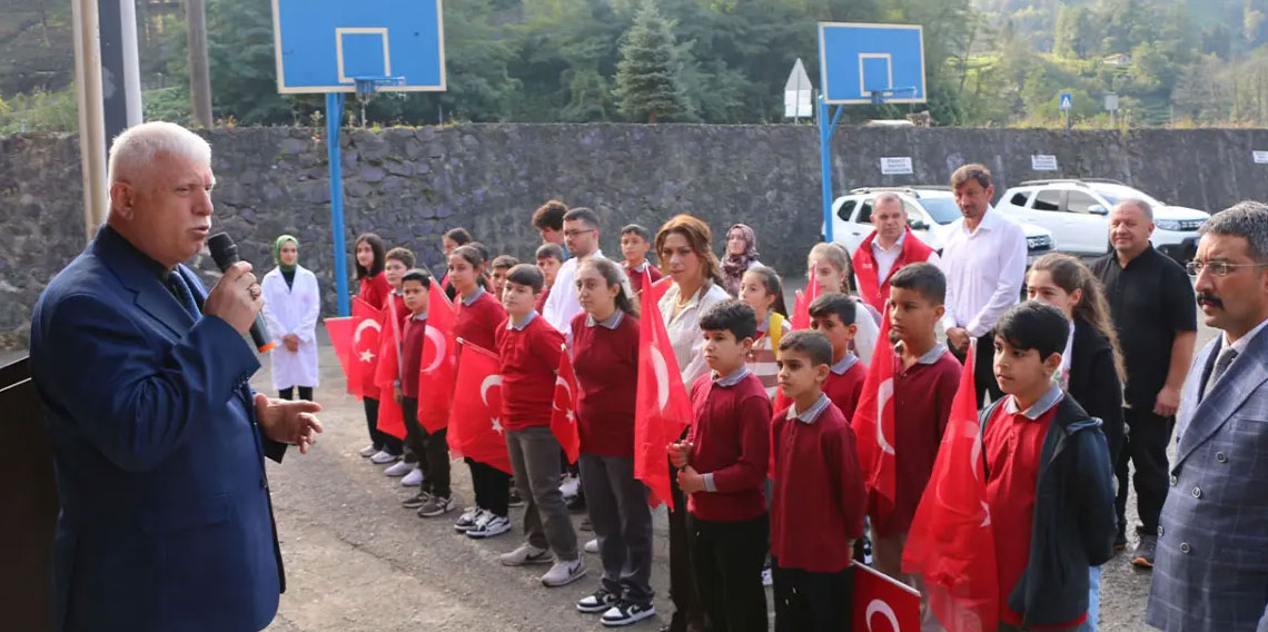 Trabzon Of’ta yeni eğitim yılı kardeşlik temasıyla başladı
