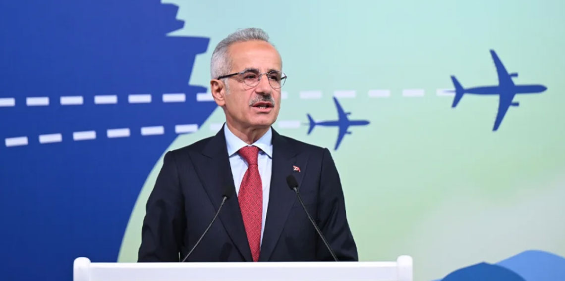 Bakan Uraloğlu duyurdu! 52 havalimanının dijital rehberi cepte