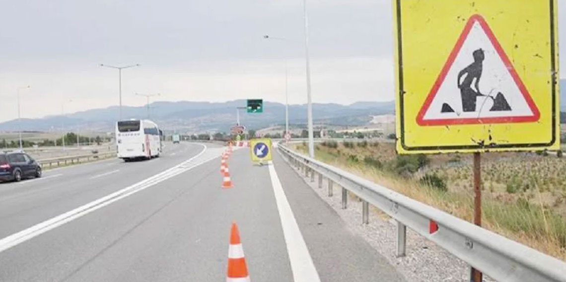 Gümüşhane-Bayburt yolunda sürücüler dikkat! ulaşım tek şeritten