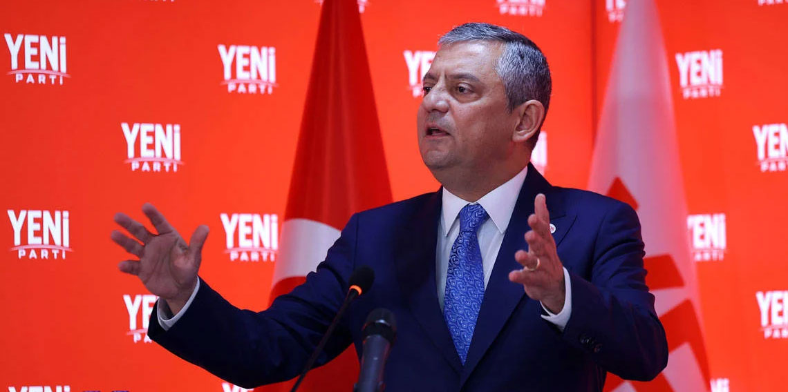 Özgür Özel yanıtladı: YENİ Parti'nin ismiyle ilgili olumsuz karar çıkarsa ne yapılacak?