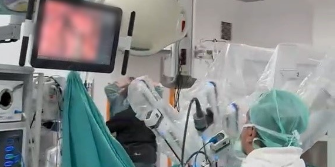 Karadeniz'de ilk: Robot yardımlı akciğer kanseri ameliyatı gerçekleştirildi