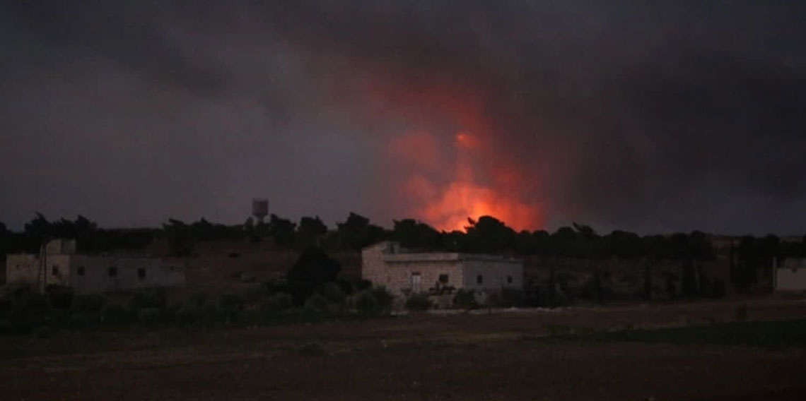 Halep'te askeri sahada patlamalar: 4 yaralı