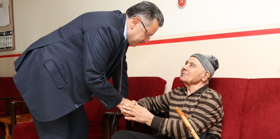 Ahmet Metin Genç'ten büyük vefa
