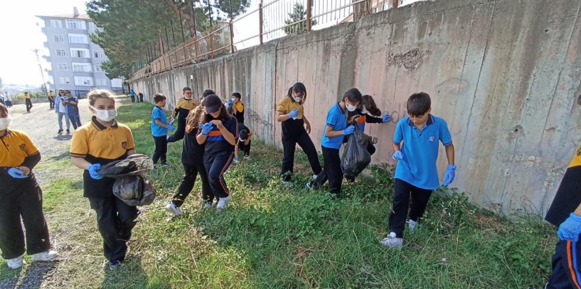 Okulda temizlik günü etkinliği