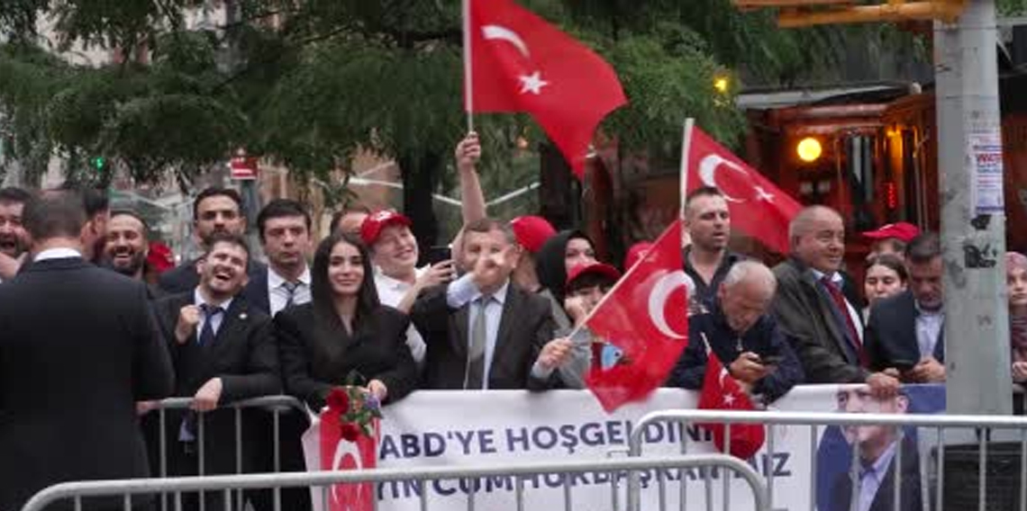 Cumhurbaşkanı Erdoğan’a Türkevi’nde coşkulu karşılama