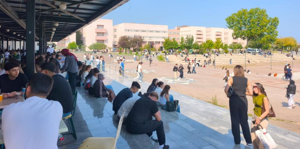 48 bin öğrenci dersbaşı yaptı, kampüs canlandı