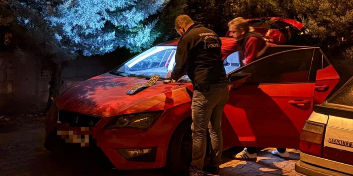 20 gün önce çalınmıştı! Otomobil otoparkta bulundu, hırsız en yakını çıktı