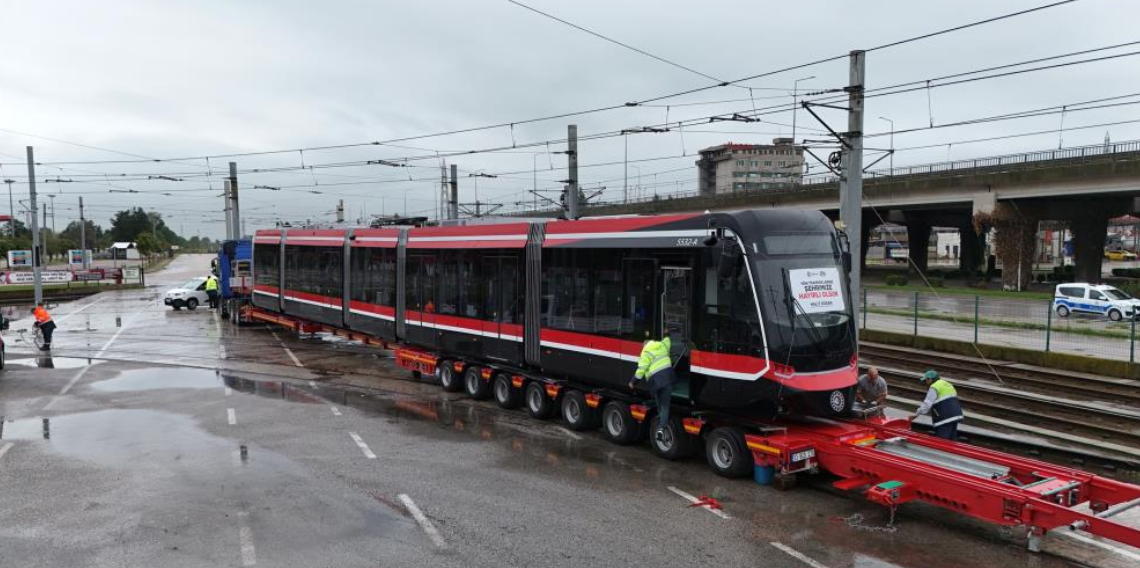 Samsun raylarında filo büyüyor: Üçüncü yeni tramvay da geldi