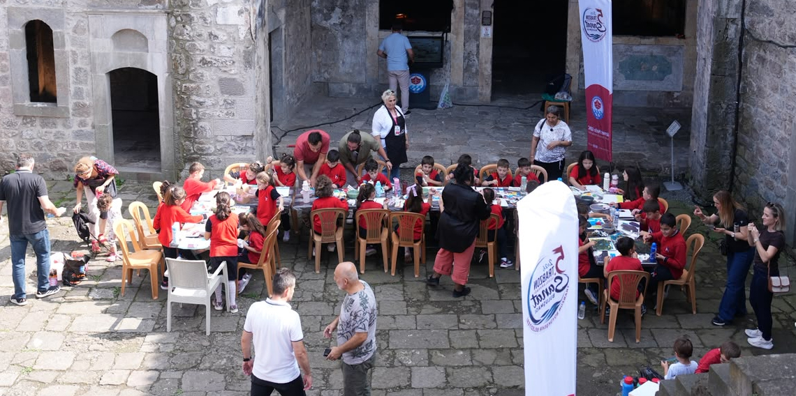 Trabzon'da Genç yetenekler profesyonel sanatçılarla buluştu