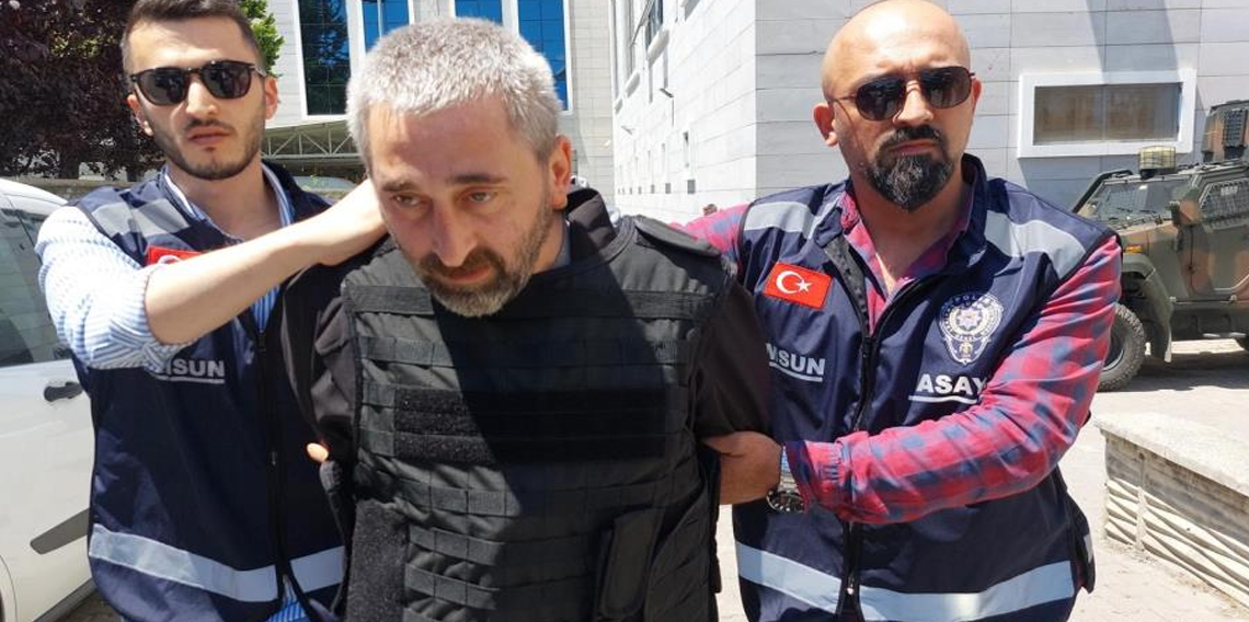 Berber koltuğunda kardeşini öldüren ağabeyin yargılanmasına başlandı