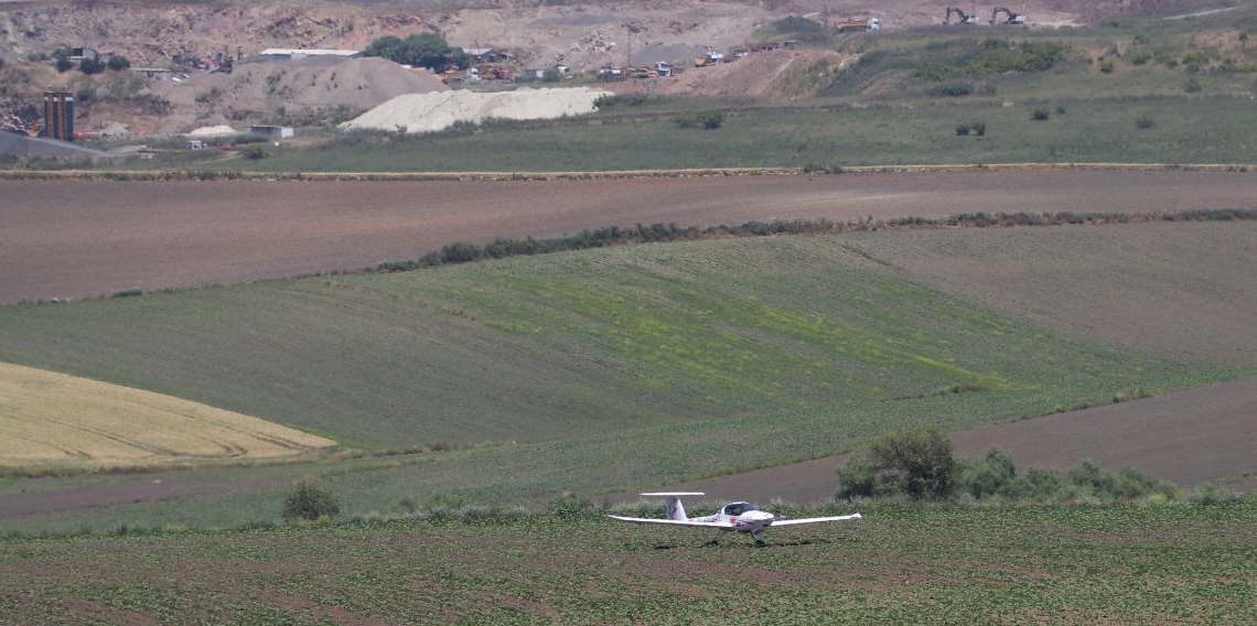 Tekirdağ'da eğitim uçağı zorunlu iniş yaptı