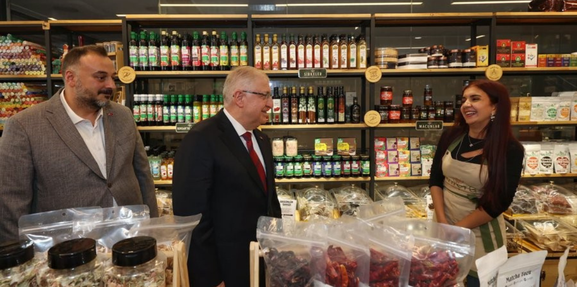 Bakan Güler, İstanbul’da esnaf ziyareti gerçekleştirdi