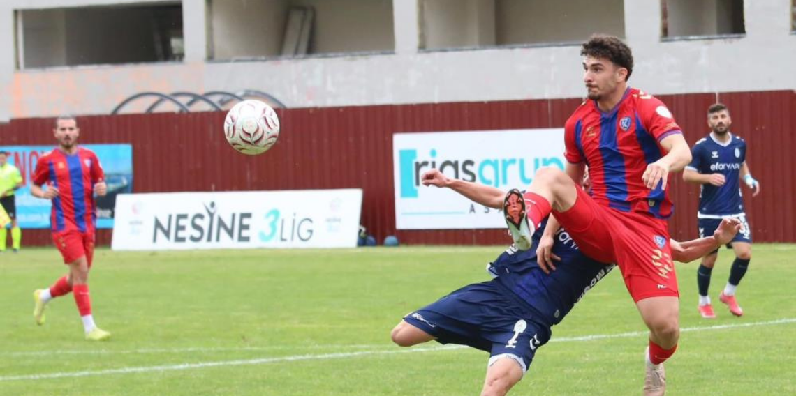 Pazarspor evinde kaybetti 