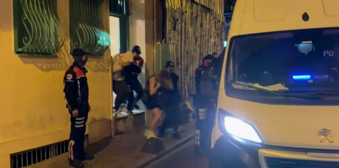 Fuhuş pazarlığı havadan tespit edildi: 27 gözaltı