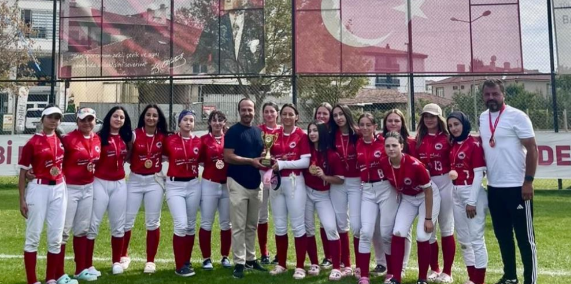 Samsun softbol takımından Türkiye üçüncülüğü