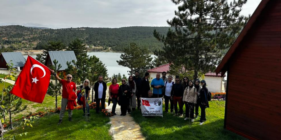 Sivas-Tokat sınırında doğayla iç içe yürüyüş