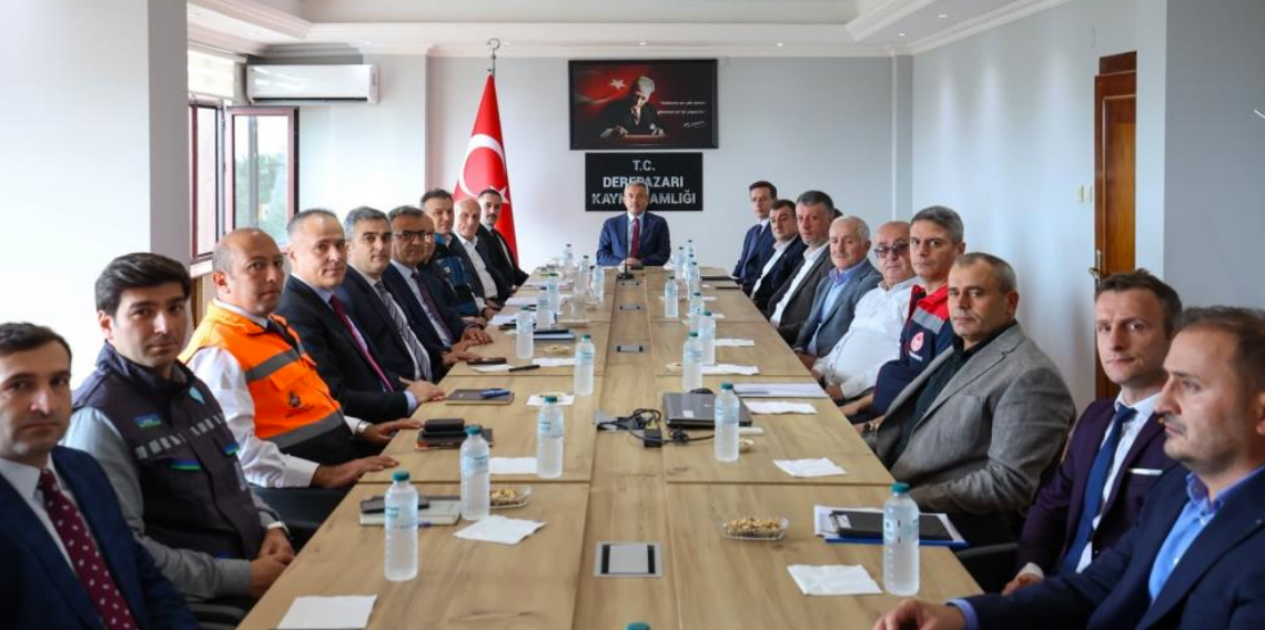 Rize'nin ilçelerinde afetin yaraları sarılıyor