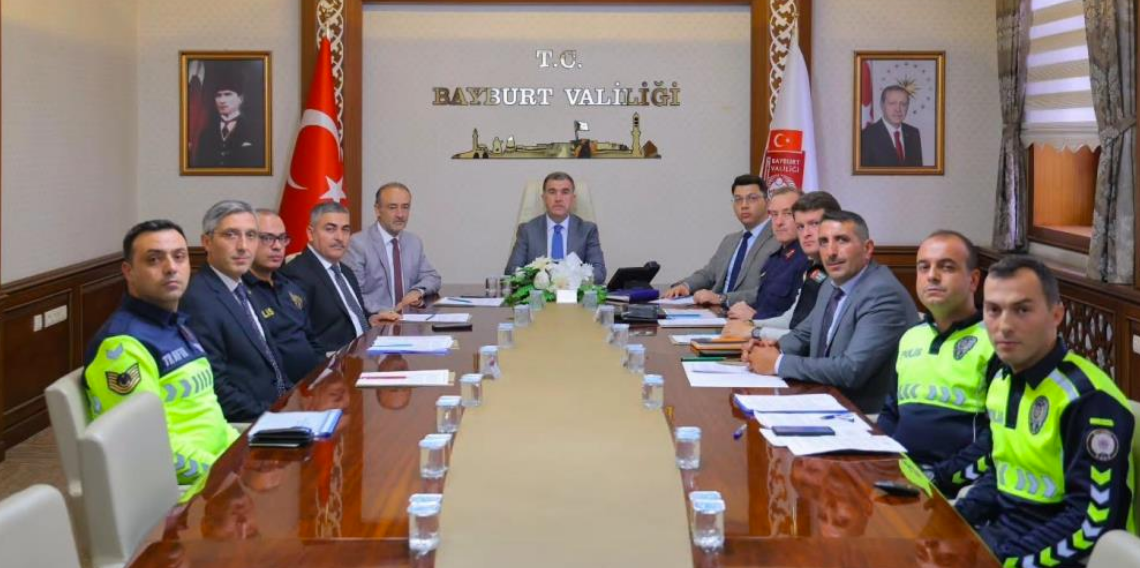 Bayburt’ta trafik düzenlemeleri ve ulaşım sorunları toplantıda görüşüldü