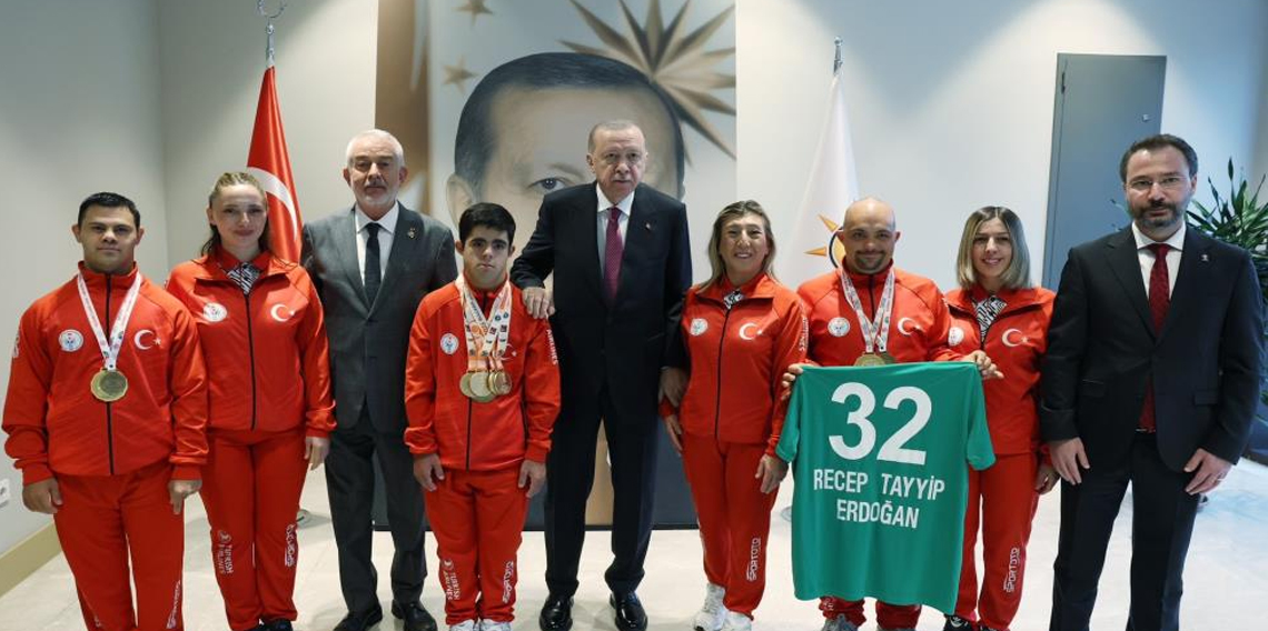 Erdoğan, Türkiye Özel Sporcular Spor Federasyonu temsilcileriyle bir araya geldi