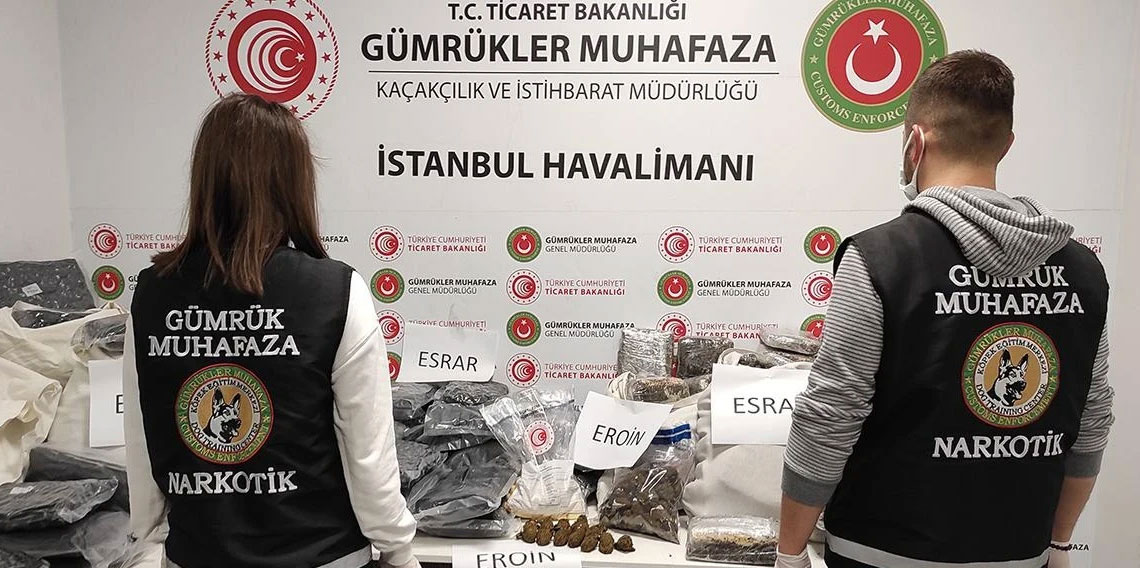 İstanbul Havalimanı'nda 34,4 kilogram uyuşturucu ele geçirildi