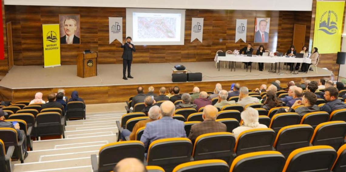 Tuzcuzade Mahallesi Kentsel Dönüşüm Projesi hak sahiplerine anlatıldı