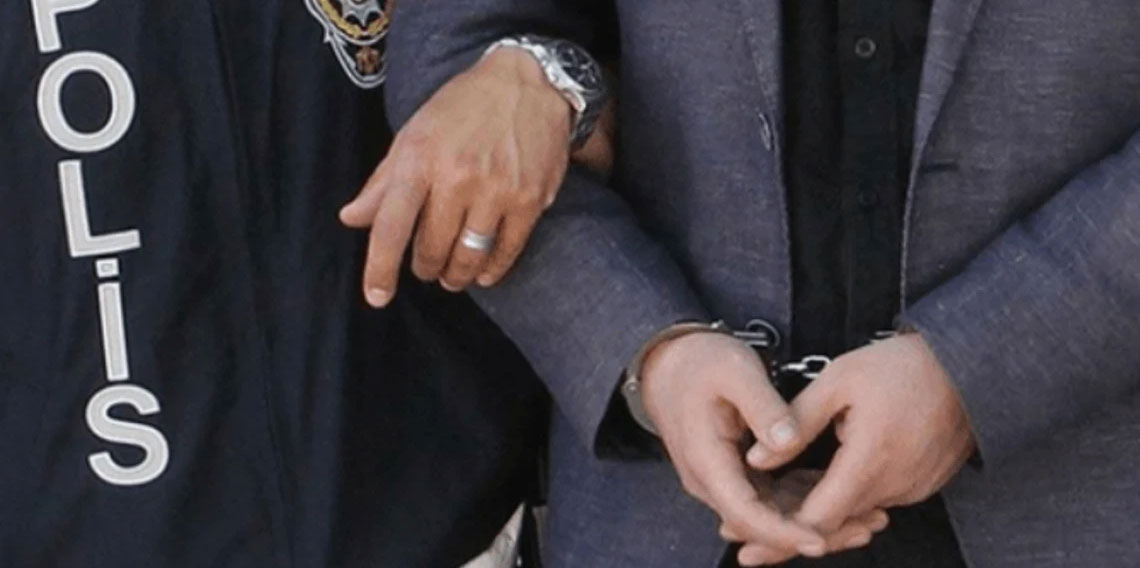 Edirne'de sınırı geçmeye çalışan biri FETÖ üyesi 4 kişi yakalandı