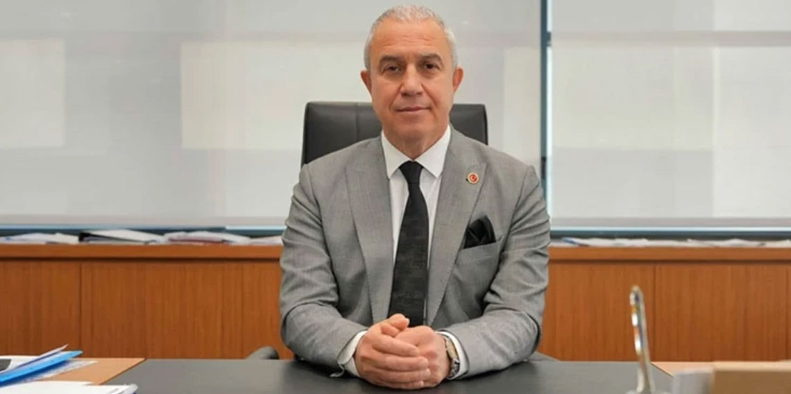 Alanya Belediye Başkanı Tarık Özçelik CHP'den istifa etti