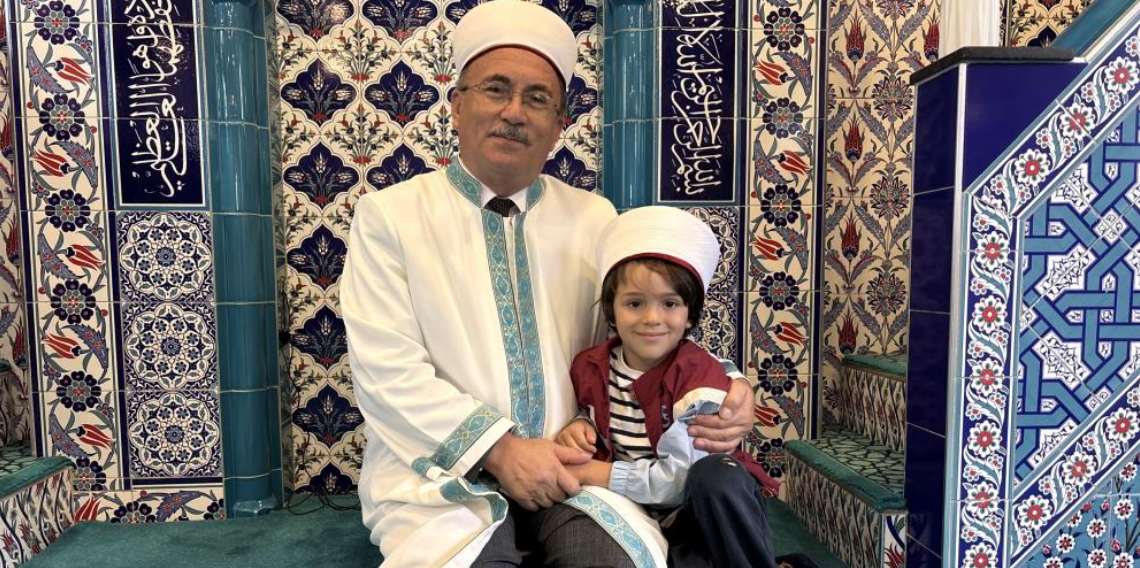 5 yaşındaki Altan'dan cami imamına duygu dolu kavuşma