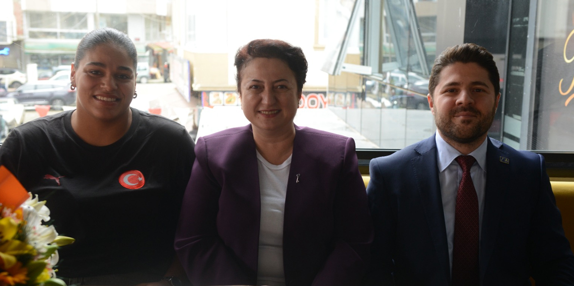 Avrupa Şampiyonu Havvanur’a Anahtar Parti’den Gurur Ziyareti