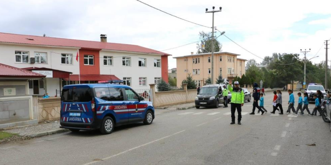 Bayburt’ta köy okullarında güvenlik önlemleri artırıldı